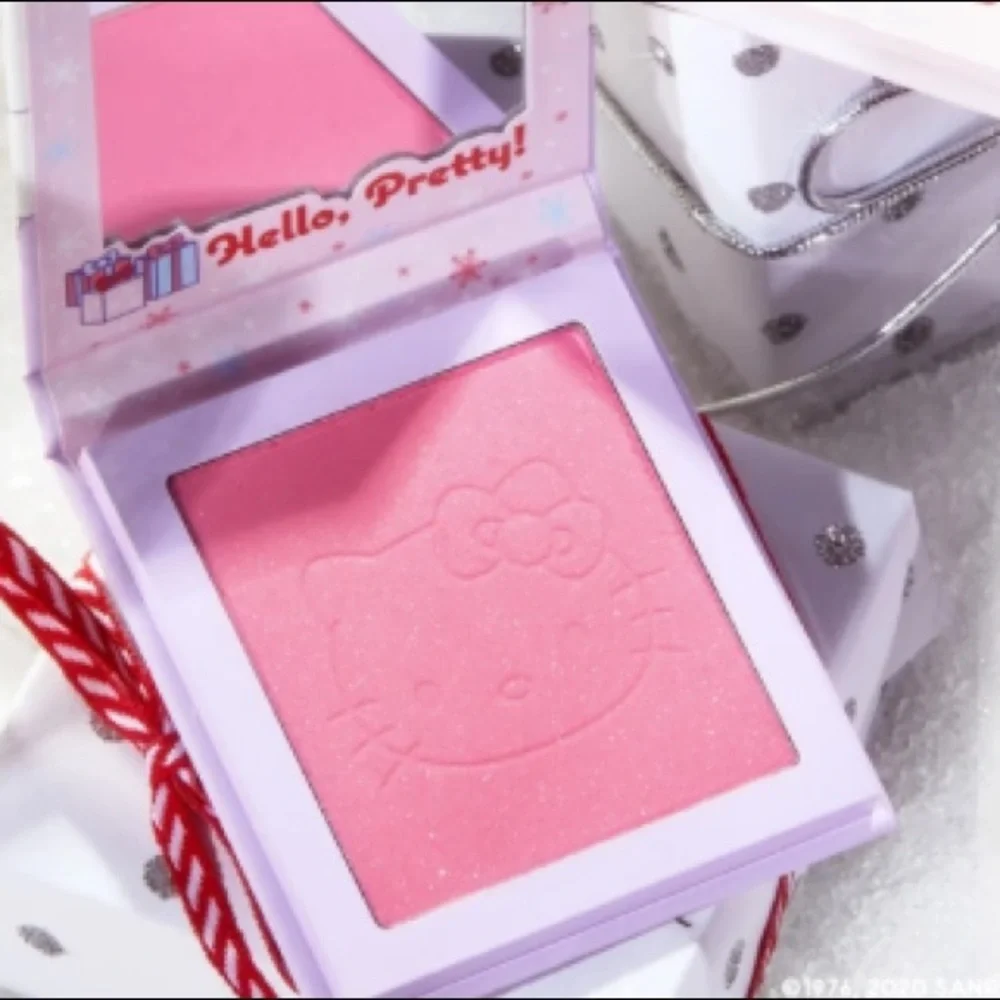 💖Hello‎ Kitty Blush Colourpop💖